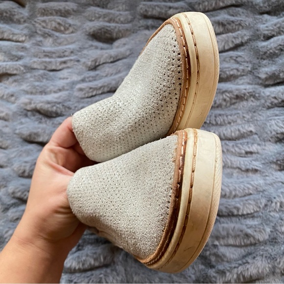 Ugg Adley Perf Stardust  Suede Leather Slip On Sneakers - Picture 3 of 11